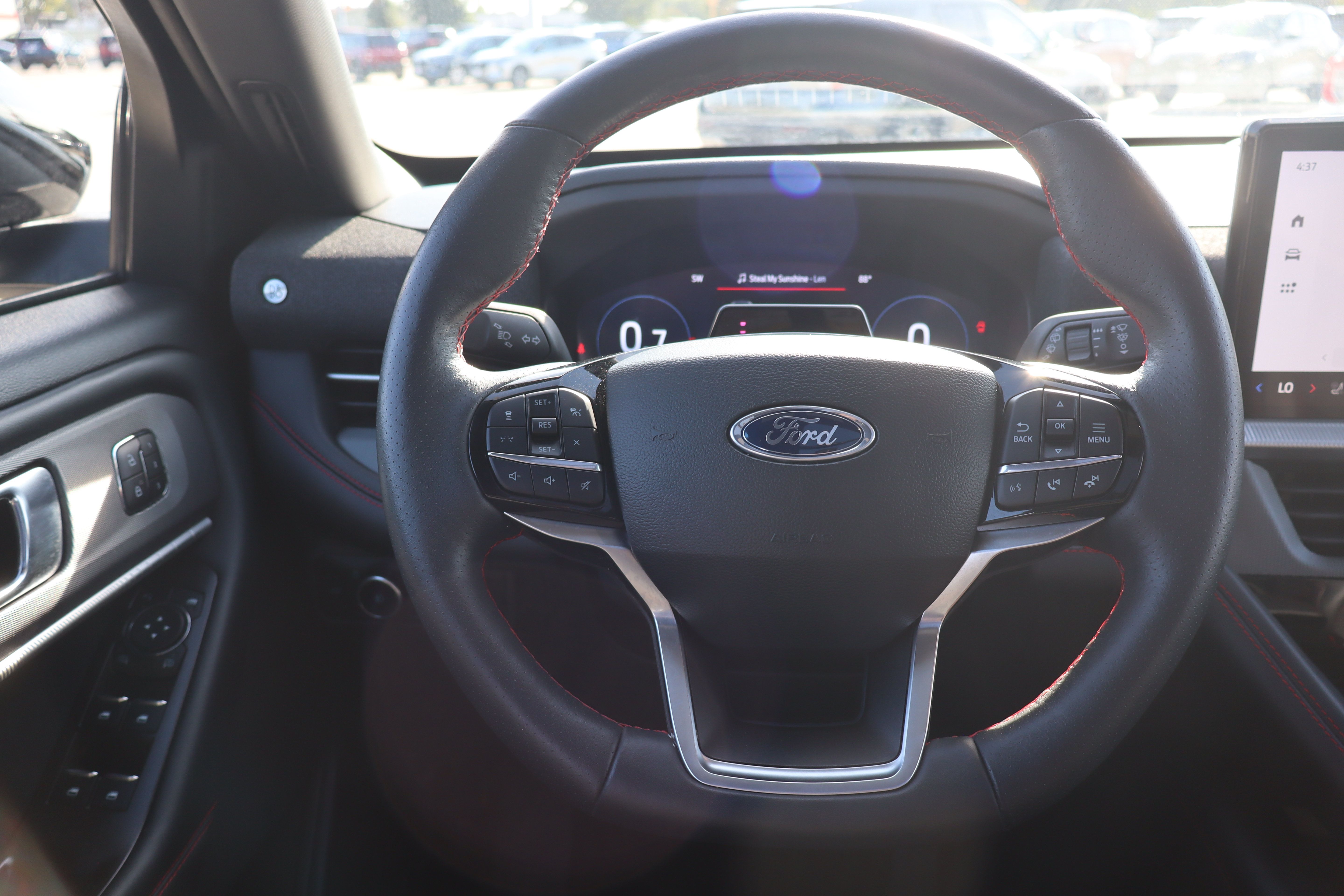 Used 2025 Ford Explorer ST-Line w/ Premium Package AWD/4WD image 16