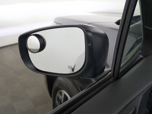 Used 2025 Subaru Forester Premium image 30