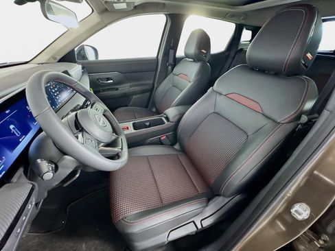 New 2026 Nissan Kicks SR FWD image 11