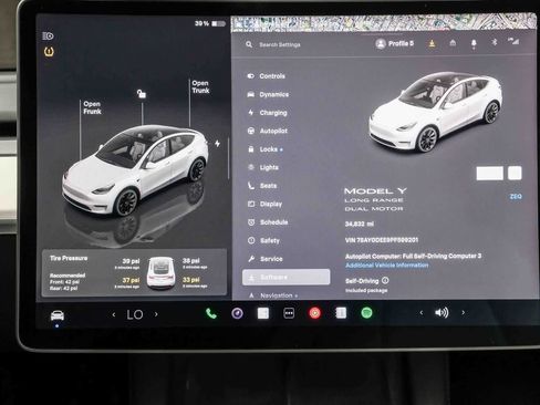 Used 2023 Tesla Model Y Long Range AWD/4WD image 27