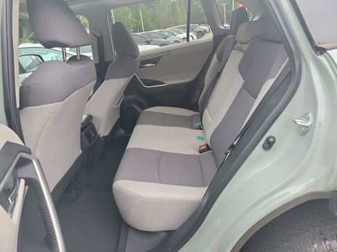 Certified 2021 Toyota RAV4 XLE w/ Convenience Package FWD image 17