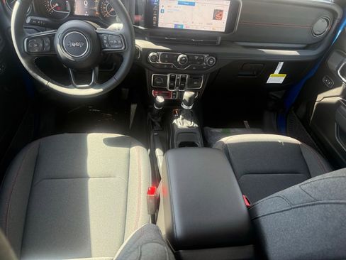 New 2026 Jeep Gladiator Rubicon w/ Whitecap Package AWD/4WD image 39