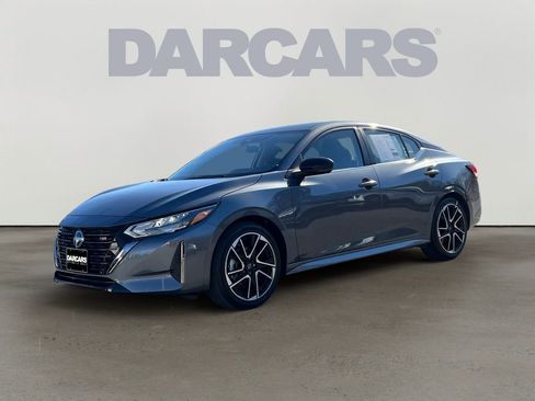 Used 2025 Nissan Sentra SR image 2