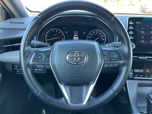 Used 2019 Toyota Avalon XSE FWD image 9