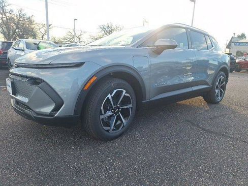 New 2026 Chevrolet Equinox EV LT image 6