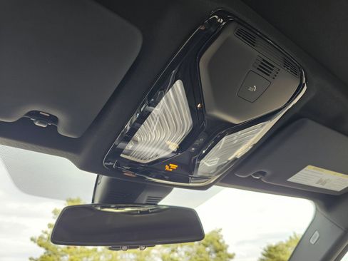 New 2026 BMW 330i xDrive Sedan w/ M Sport Package image 27