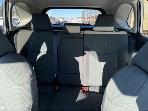 Used 2021 Toyota RAV4 XLE w/ Convenience Package image 25