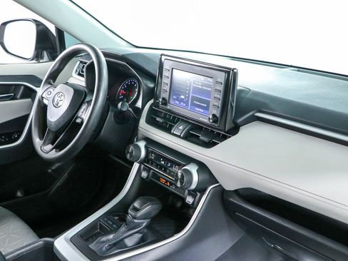 Used 2022 Toyota RAV4 XLE FWD image 25