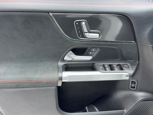 Used 2020 Mercedes-Benz GLB 250 w/ AMG Line image 35