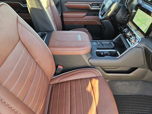 New 2026 GMC Sierra 3500 Denali Ultimate AWD/4WD image 10