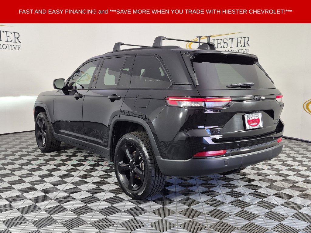 Used 2024 Jeep Grand Cherokee Limited w/ Black Appearance Package AWD/4WD image 8