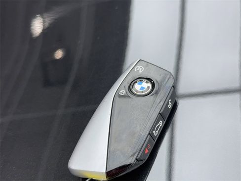 Used 2025 BMW 740i image 61