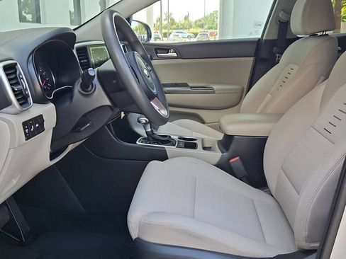 Used 2021 Kia Sportage LX w/ LX Fwd Popular Package image 21
