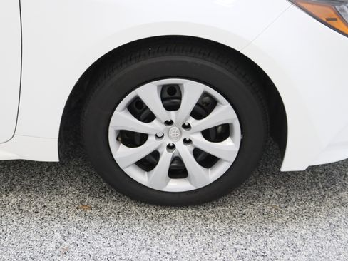 Certified 2024 Toyota Corolla LE FWD image 5