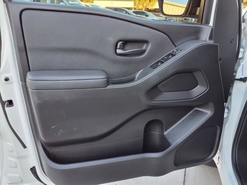 Used 2024 Nissan Frontier S w/ Tow Package image 19