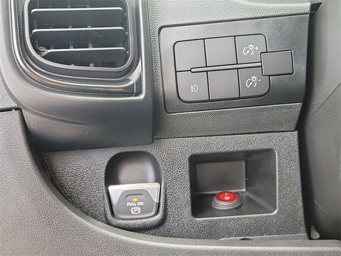 Used 2025 RAM ProMaster 2500 w/ Convenience Group image 21