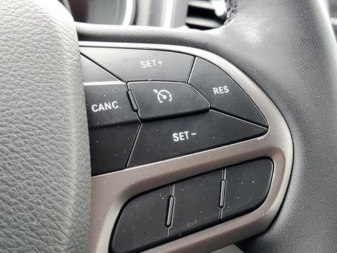 Used 2022 Jeep Cherokee Latitude Lux AWD/4WD image 14