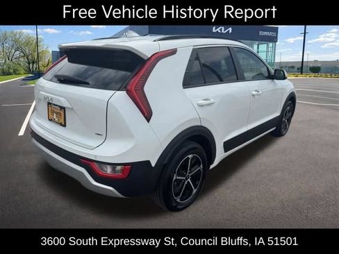Used 2023 Kia Niro EX FWD image 3