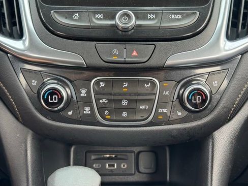 Used 2022 Chevrolet Equinox Premier image 32