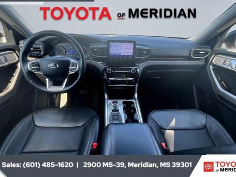 Used 2023 Ford Explorer Limited image 13