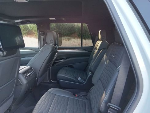 Used 2026 Cadillac Escalade Platinum Sport w/ LPO, ONYX Package image 25