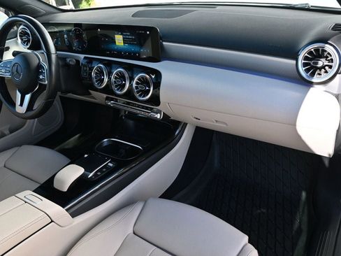 Used 2022 Mercedes-Benz A 220 4MATIC image 8