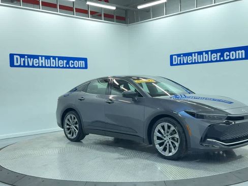 Used 2023 Toyota Crown XLE image 5