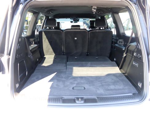 Used 2025 Jeep Wagoneer Series II w/ 8-Passenger Seating Package AWD/4WD image 65