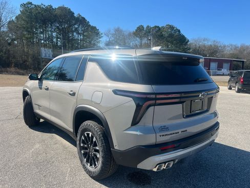 New 2026 Chevrolet Traverse Z71 w/ Enhanced Driving Package image 9