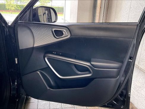 Used 2024 Kia Soul LX w/ Option Group 015 FWD image 20