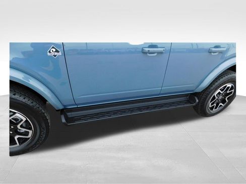 Used 2025 Ford Bronco Outer Banks AWD/4WD image 12