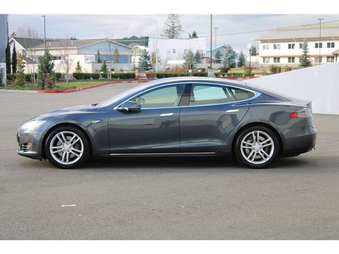 Used 2015 Tesla Model S 85D image 2