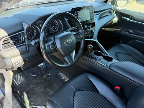 Used 2023 Toyota Camry SE image 11