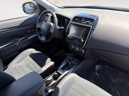 Used 2025 Mitsubishi Outlander Sport AWD image 26