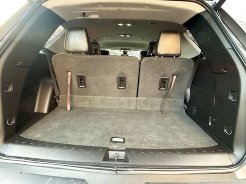Used 2018 Chevrolet Traverse LT FWD image 30
