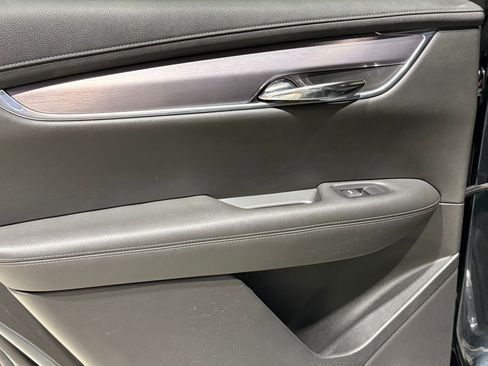 Used 2021 Cadillac XT6 Luxury image 38