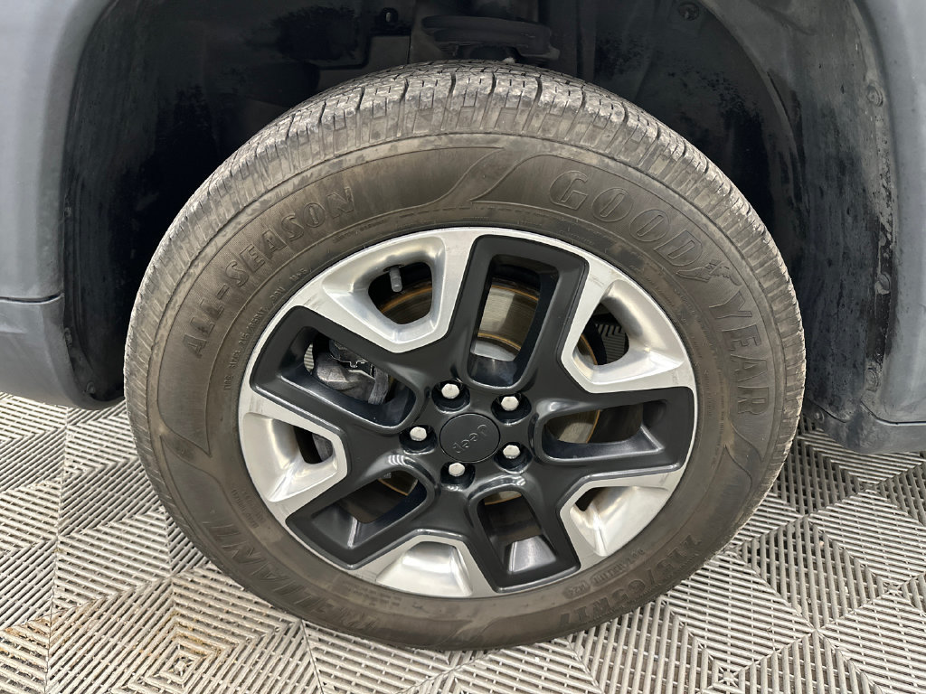 Used 2018 Jeep Compass Trailhawk AWD/4WD image 11