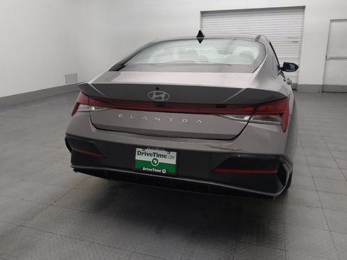 Used 2025 Hyundai Elantra SEL FWD image 7