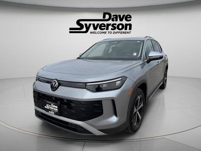 New 2025 Volkswagen Tiguan SE