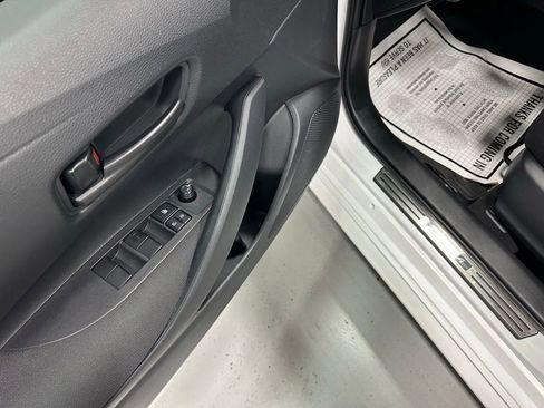 Used 2025 Toyota Corolla LE image 9