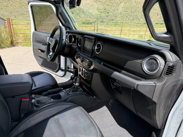 Used 2023 Jeep Wrangler Unlimited Sahara AWD/4WD image 37