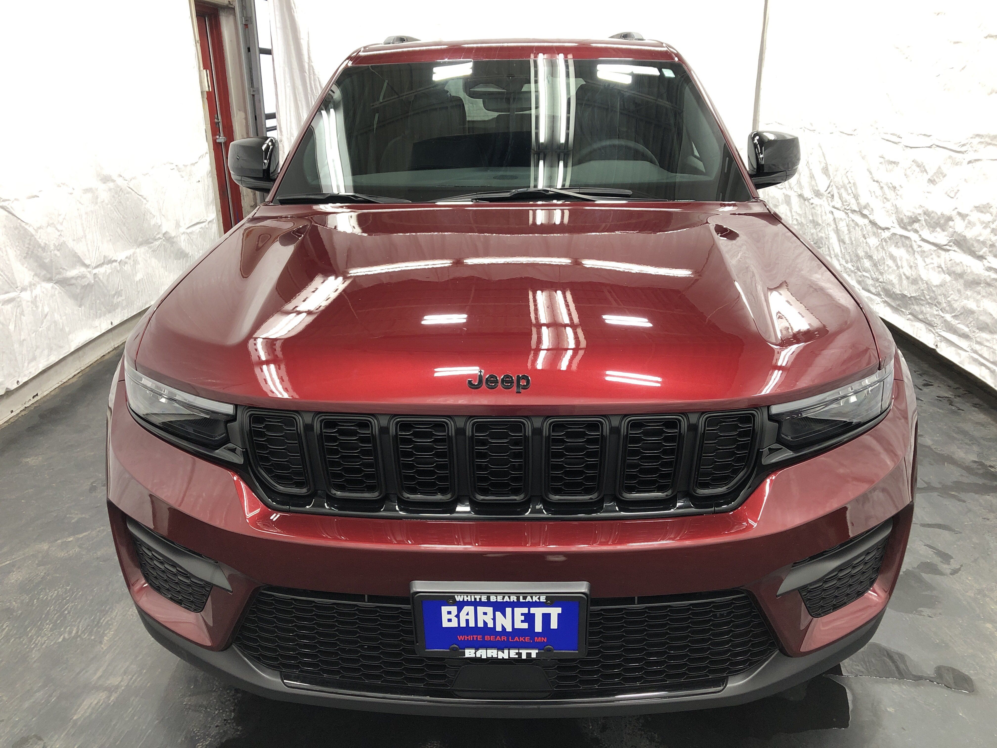 Used 2023 Jeep Grand Cherokee Altitude AWD/4WD image 7