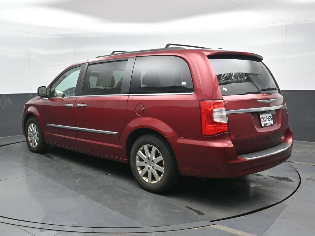 Used 2016 Chrysler Town & Country Touring w/ Driver Convenience Group FWD image 45