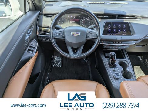 Used 2019 Cadillac XT4 Premium Luxury AWD/4WD image 15