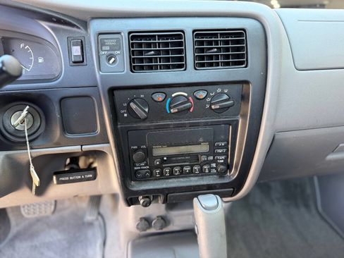 Used 2004 Toyota Tacoma 2WD Regular Cab w/ Enhancement Pkg image 18