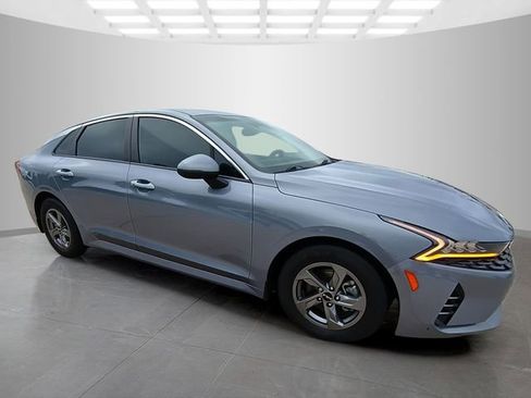Used 2023 Kia K5 LXS FWD image 2