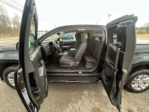 Used 2017 Chevrolet Colorado LT AWD/4WD image 15