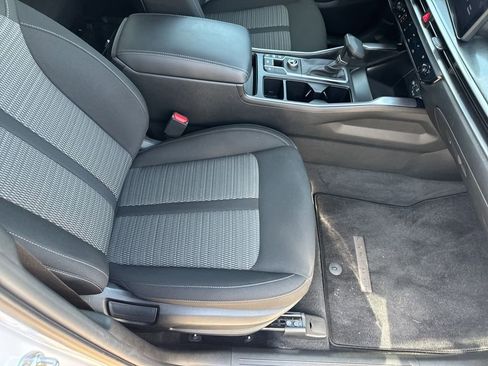 Used 2025 Kia Sorento LX FWD image 24