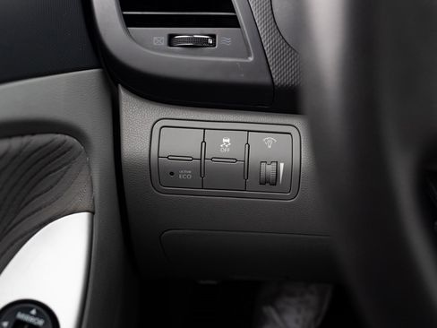 Used 2014 Hyundai Accent GLS w/ Option Group 2 image 13