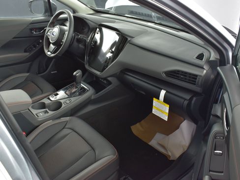 Used 2025 Subaru Crosstrek 2.5i Limited AWD/4WD image 18